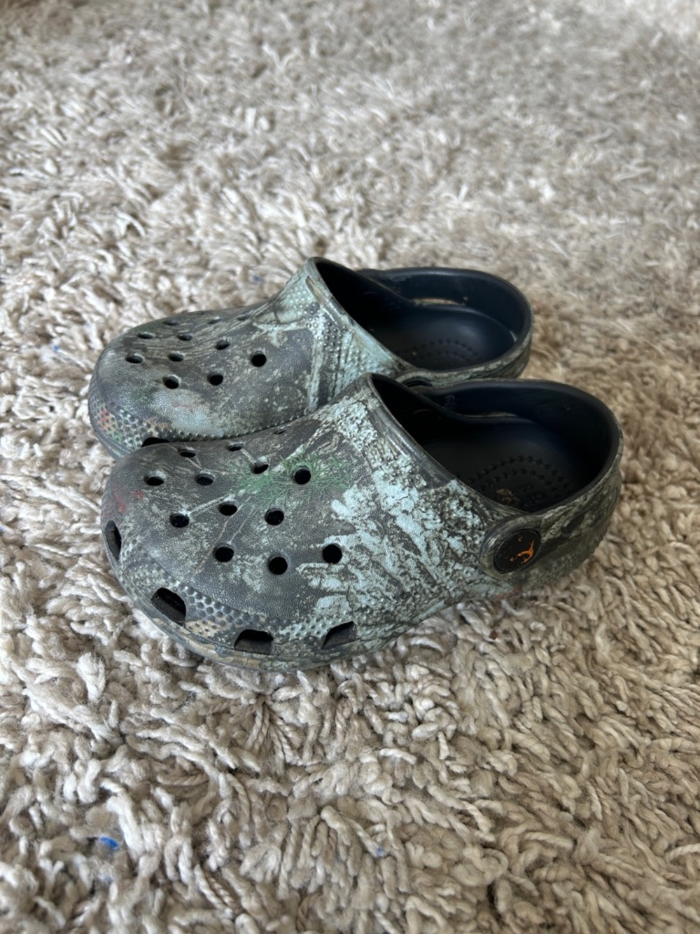 CROCS Kids Clogs in Green Camouflage with Black Lining